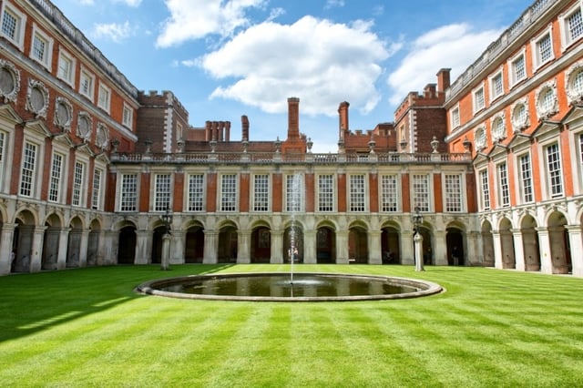 Hampton Court Palace.jpg